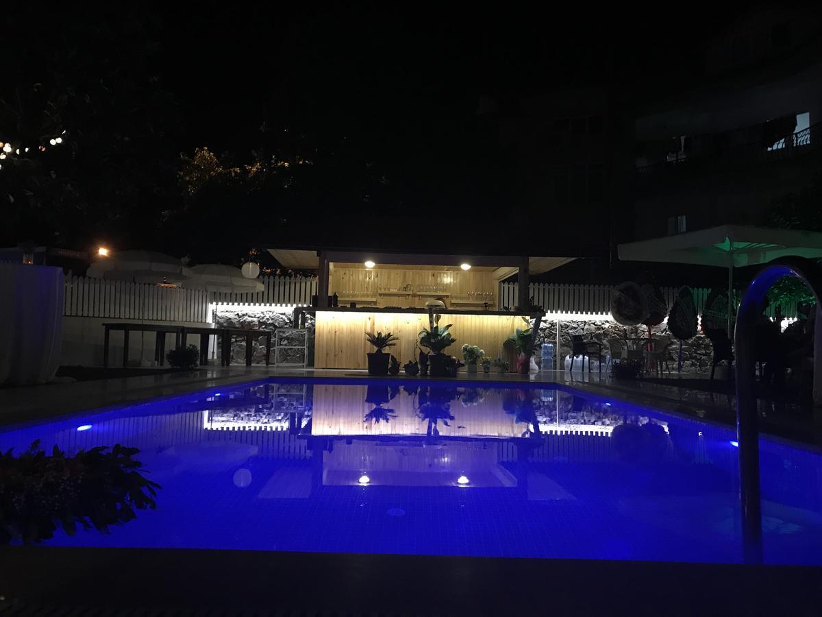 Grandma'S Garden Aparthotel Далян Екстериор снимка